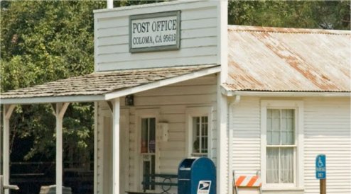 Video: Thieves Break Into Coloma Post Office Before Holiday Rush