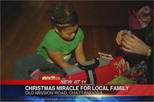 Video: Little girl writes letter to Jesus, postal worker delivers presents on Christmas Eve
