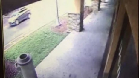 Video of getaway car in robbery of Florida postal worker released