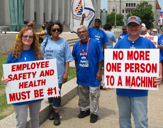 Fed Up with Understaffing, Saint Louis Local Pickets Post Office